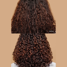 Cargar imagen en el visor de la galería, Cabello con textura antes y despues Acondicionador profesional Ouidad Moisture Lock Leave-In 1L sin enjuague.