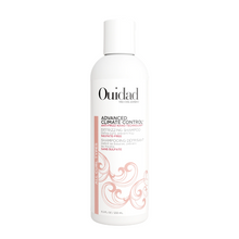 Cargar imagen en el visor de la galería, Shampoo Ouidad Advanced Climate Control 250ml para limpieza antifrizz profesional.