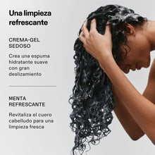 Cargar imagen en el visor de la galería, Olaplex No. 4 Curl Bondshaper Shampoo 250ml
