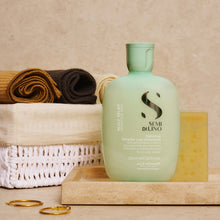 Cargar imagen en el visor de la galería, Alfaparf Milano Semi di Lino Scalp Relief Champú Calmante 250ml
