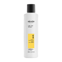 Cargar imagen en el visor de la galería, Nioxin Sistema #1 Shampoo Anticaída de 300 ml para cabello natural con caída moderada
