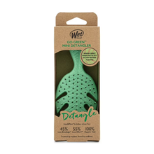 Cargar imagen en el visor de la galería, Wet Brush Go Green Mini Cepillo Detangler Green
