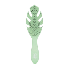 Cargar imagen en el visor de la galería, Wet Brush Go Green Cepillo Detangler Green
