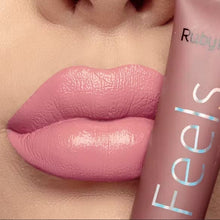 Cargar imagen en el visor de la galería, Labial Líquido Feels Ruby Rose Tono-357 Hb-8229 9.5ml
